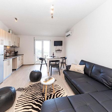 Stunning Apartment In Kastel Luksic With Wifi Каштела Экстерьер фото
