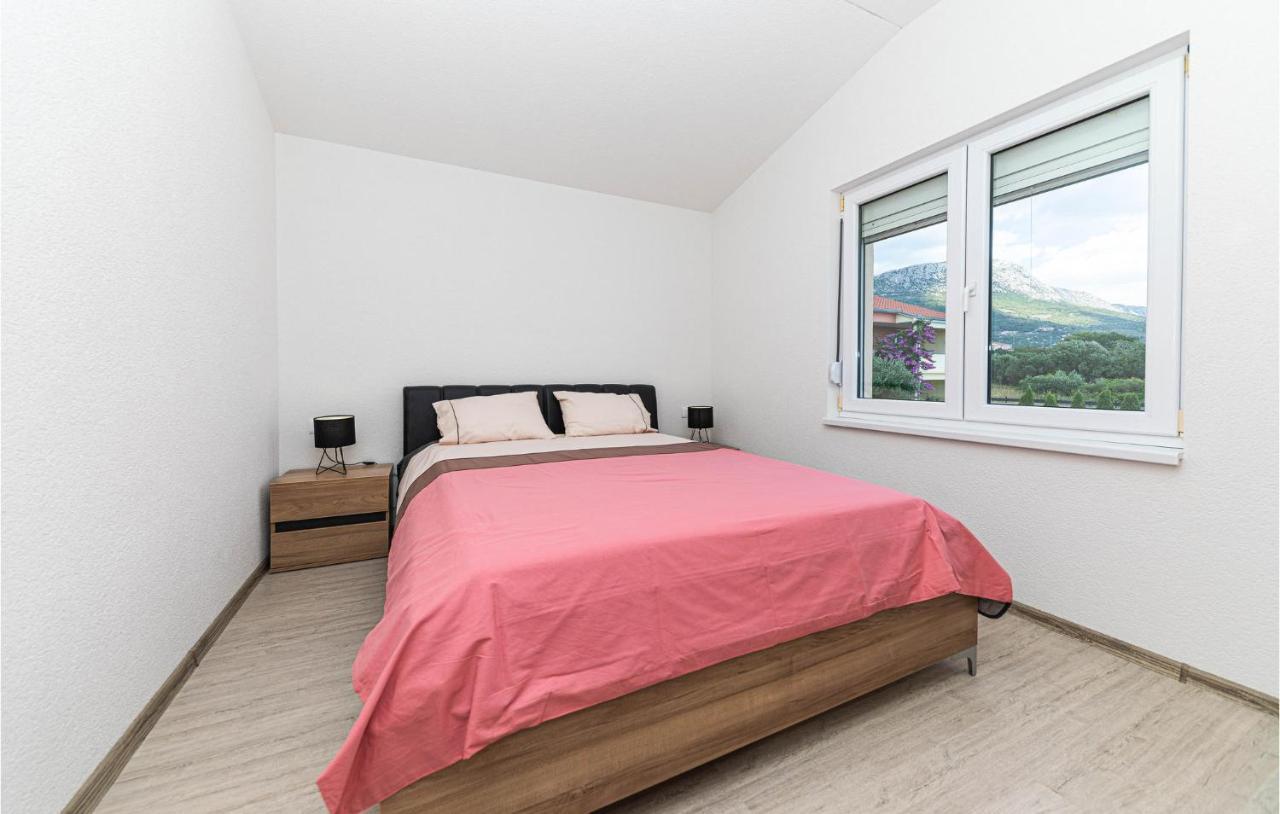 Stunning Apartment In Kastel Luksic With Wifi Каштела Экстерьер фото